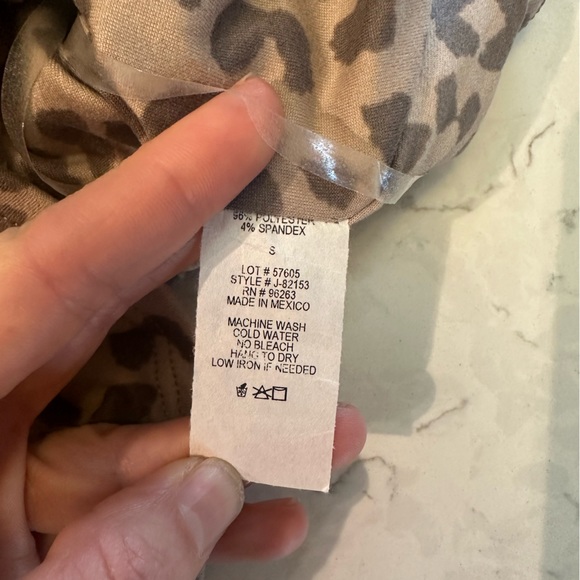 🥰 2/$15 Olivia Rae cheetah crop tank - Picture 7 of 7